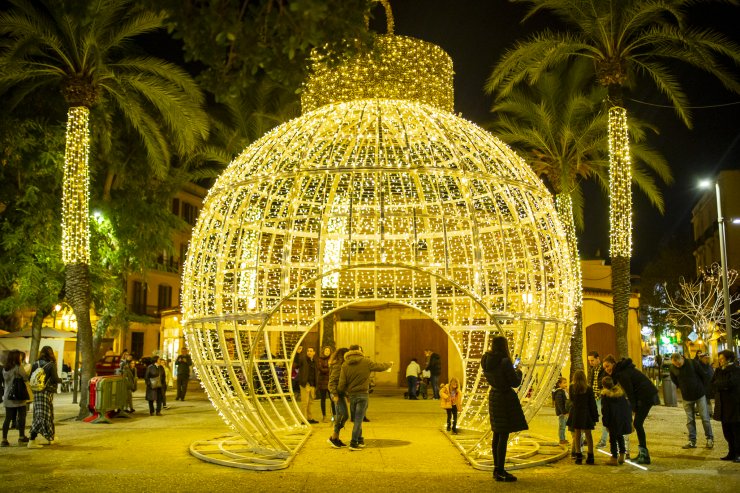 2020 Spotlight On Christmas