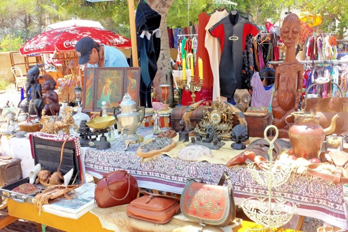 Exploring Ibiza - Cala Leña Market - endless goodies